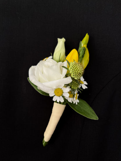 #4. Yellow and white boutonniere